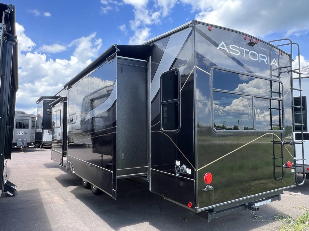 2025 Dutchmen Astoria 3553mb alt
