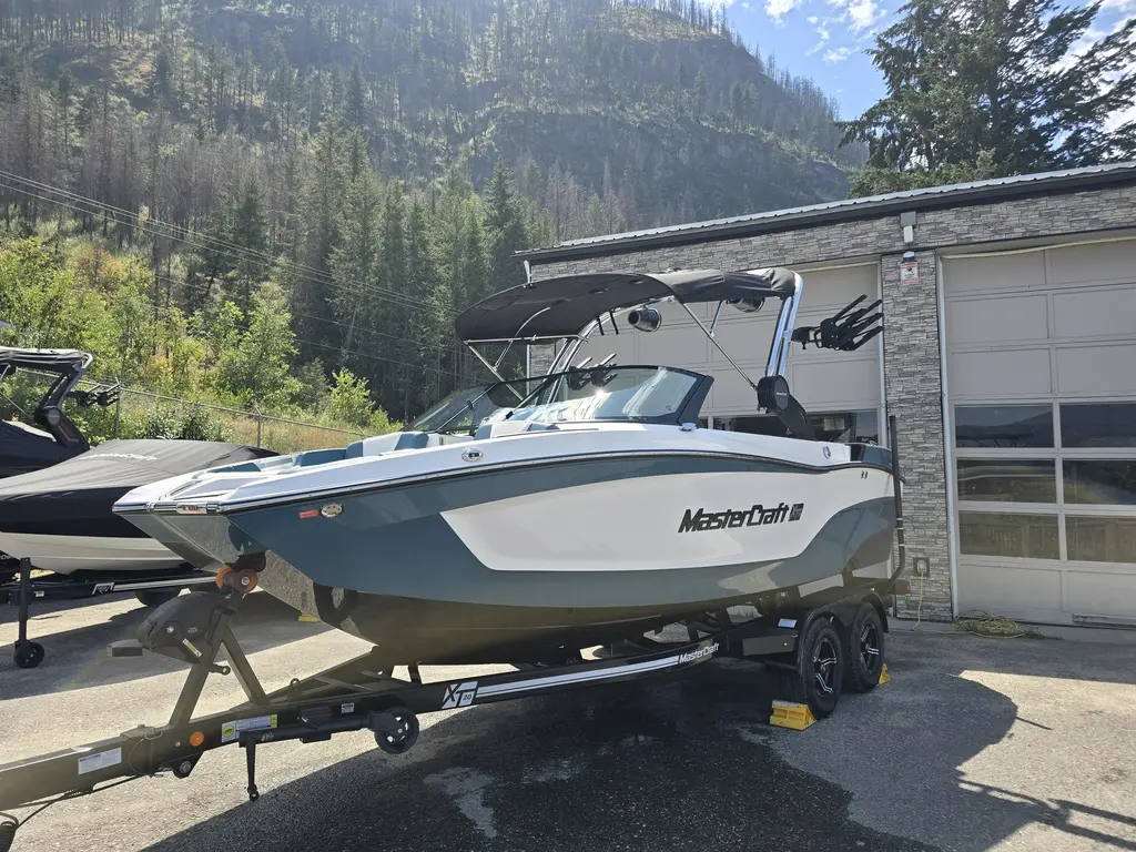 2025 Mastercraft XT20