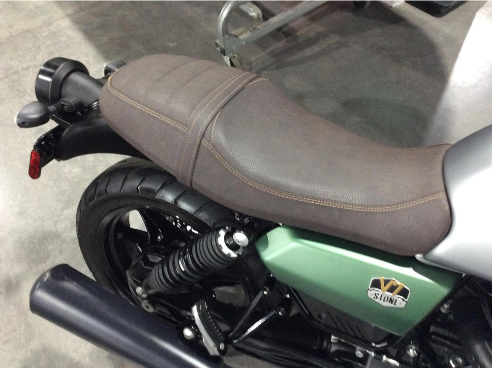 Moto Guzzi V7 Stone Abs 2022 alt