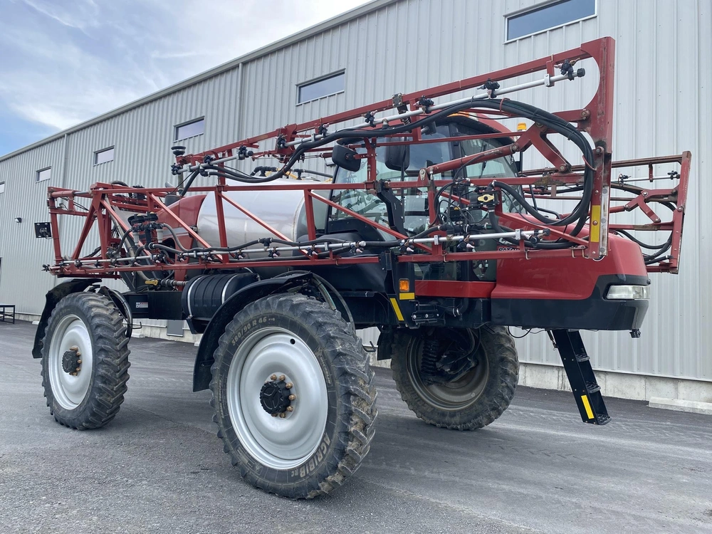 Case Ih Patriot 3330 2011 alt