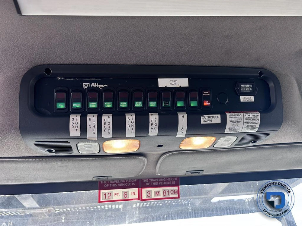 2010 Freightliner M2-106 alt