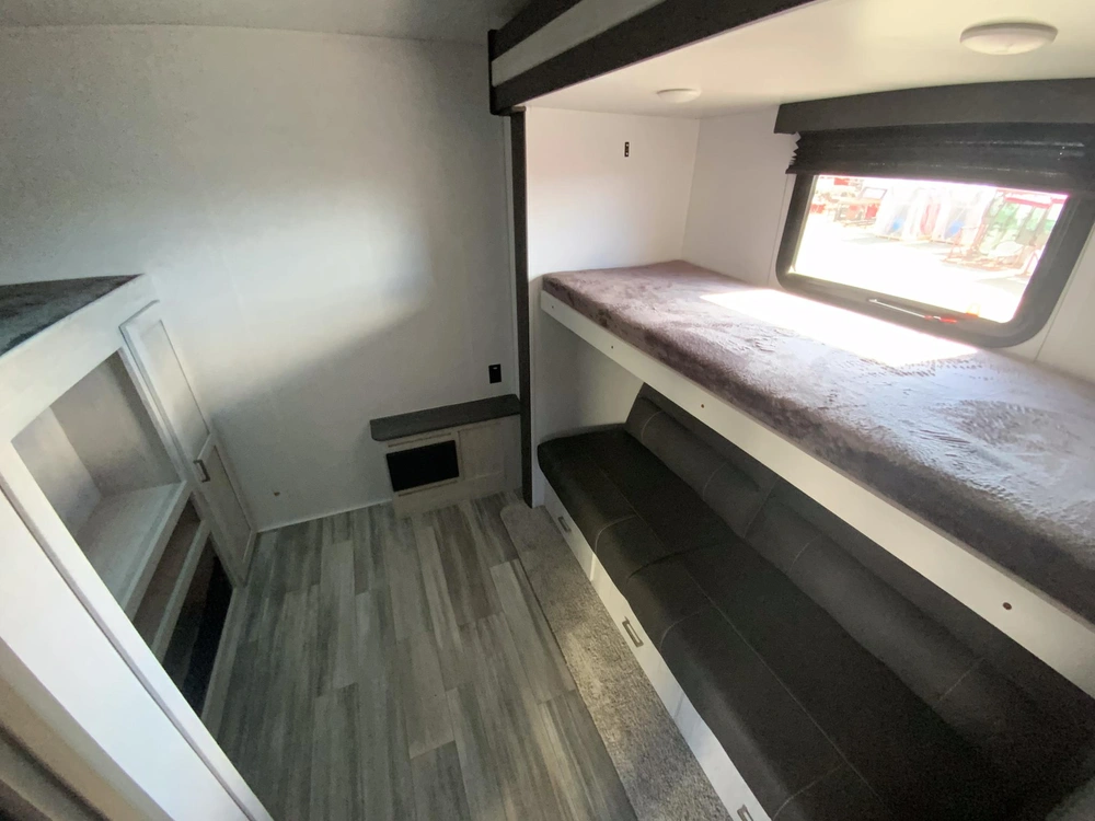 2023 Keystone Rv Sprinter 32 Bh alt