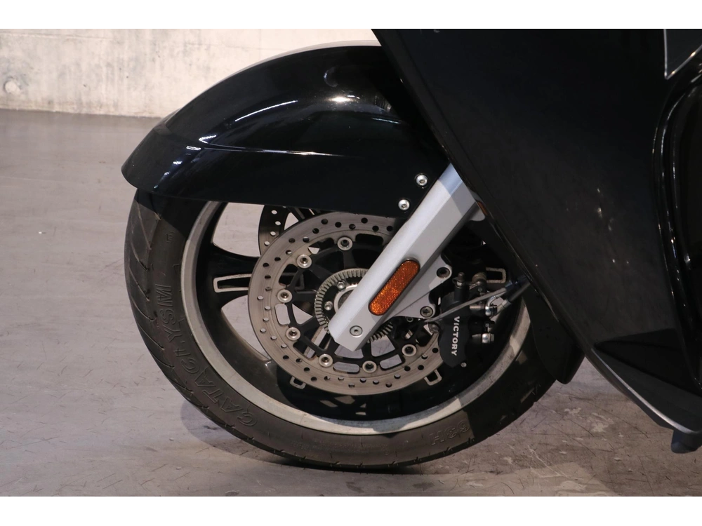 Victory Motorcycles Vision Tour Abs 2013 alt