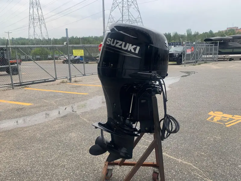 Suzuki Df70a 2022 alt