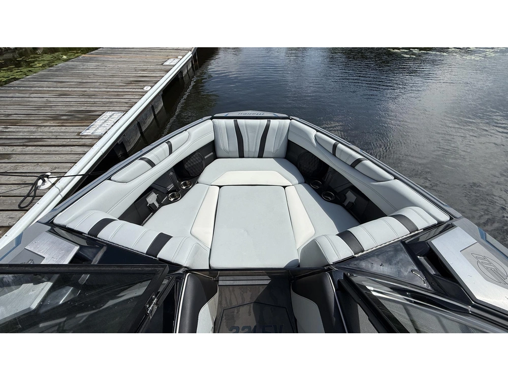2026 Malibu 22 Lsv alt