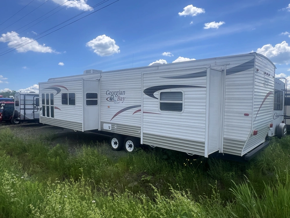 2009 Hy-line Georgian Bay 38fkd alt
