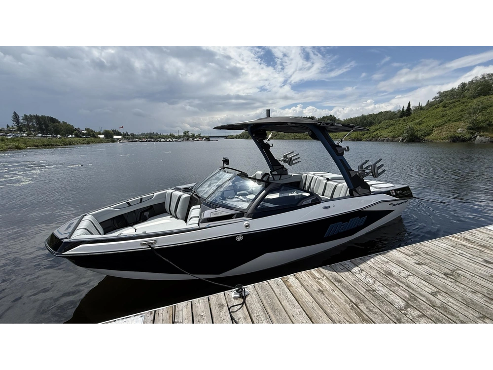 2026 Malibu 22 Lsv alt