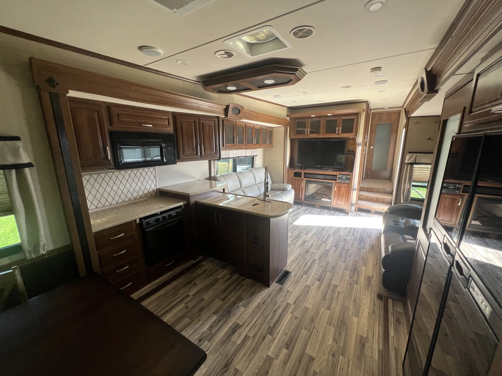 2014 Forest River Solitude 368 Rd alt