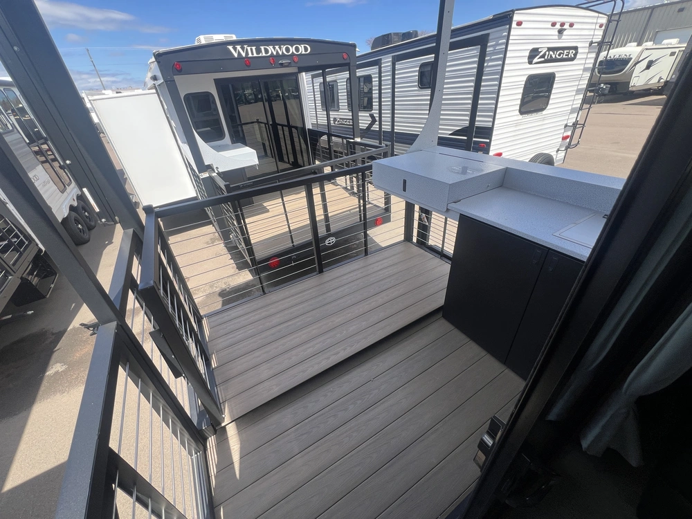 2025 Forest River Wildwood 42 Veranda alt