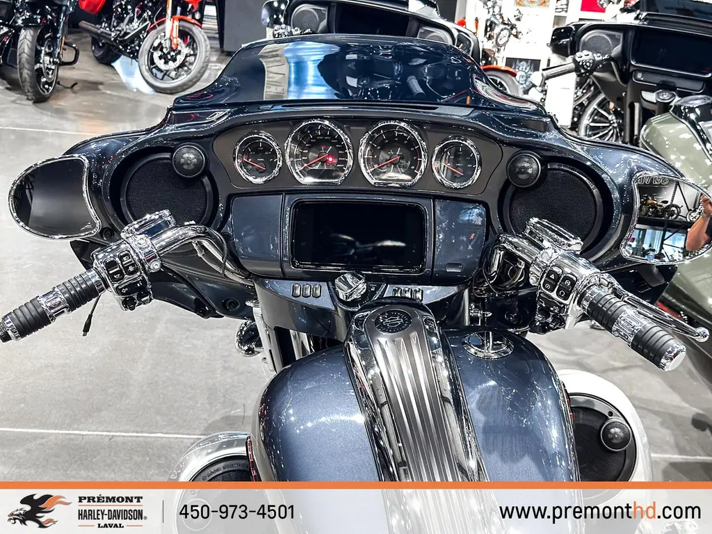2019 Harley-Davidson CVO Street Glide FLHXSEFLHXSE