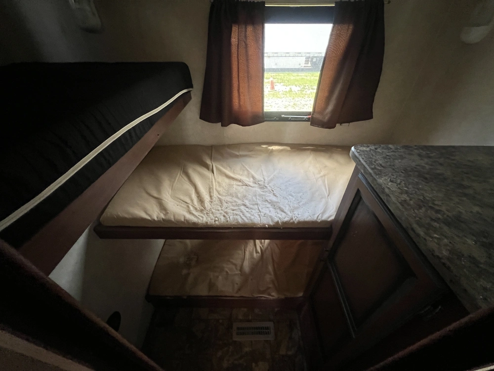 2012 Crossroads Zinger 29bh alt