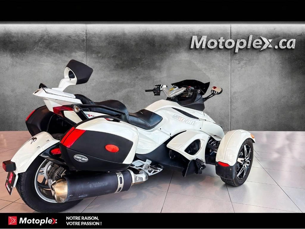 2010 Can-am Spyder Rss alt