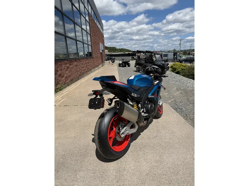 Aprilia RSV4 1100 - Stingray Blue 2027