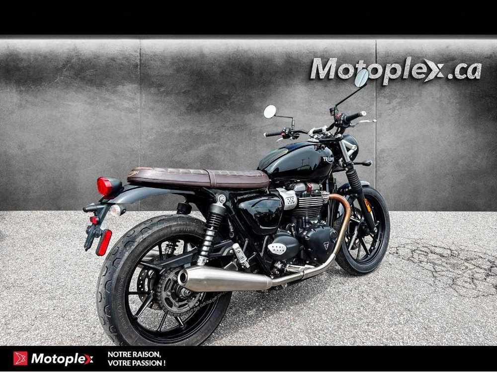 2019 Triumph Street Twin Black alt