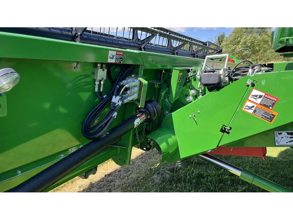 2023 John Deere 635f alt