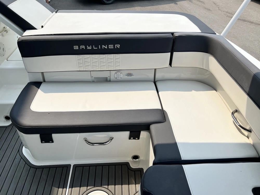 2022 Bayliner Bayliner Vr5 250 alt