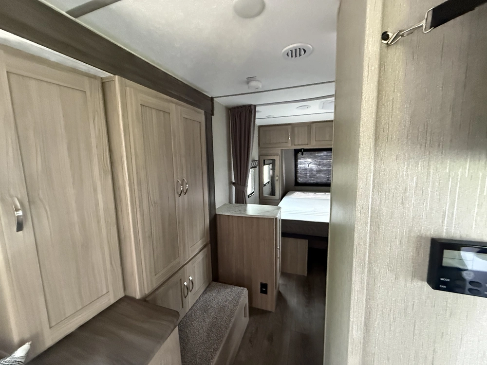 2021 Coachmen Freedom Express 246rkse alt