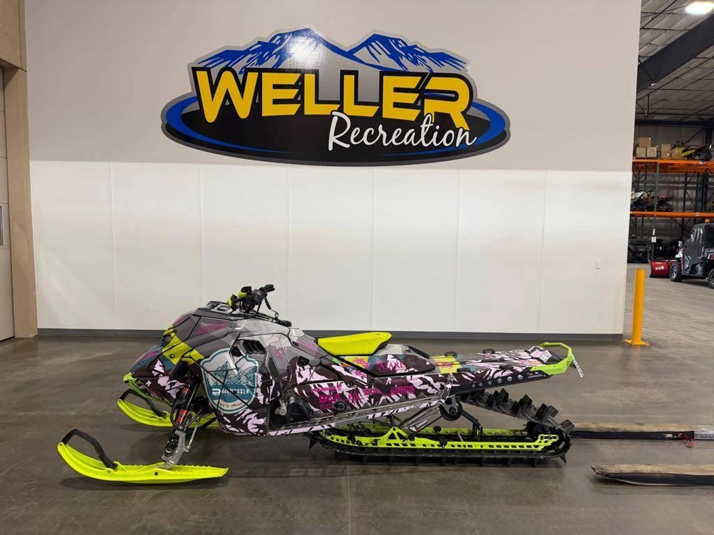 2023 Ski-doo Summit X W/ Expert Package 165 850 Thpd