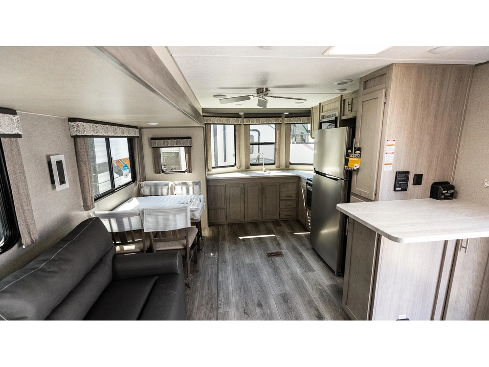 2023 Forest River Coachmen Catalina Destination 39 Fkts alt