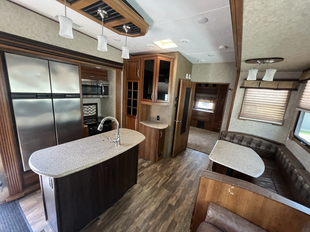 2017 Forest River Crusader 370bhq alt
