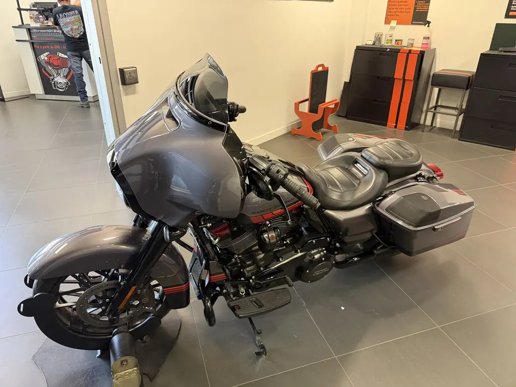 2020 Harley-Davidson CVO Street Glide FLHXSEFLHXSE