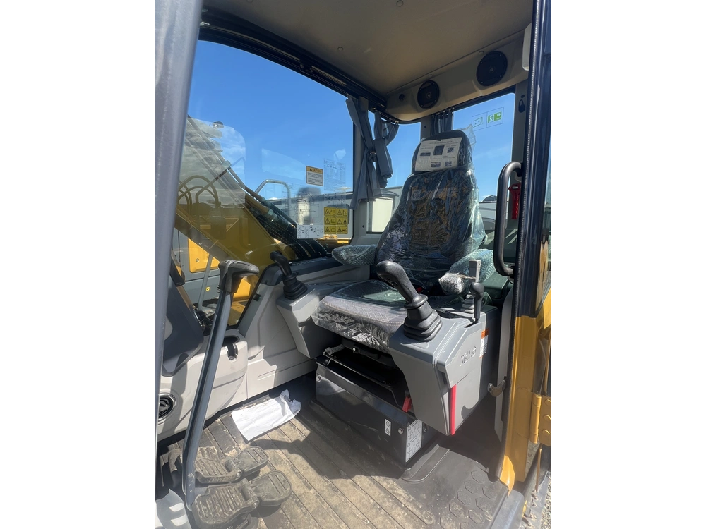 2026 Xcmg Xe75u Cab alt