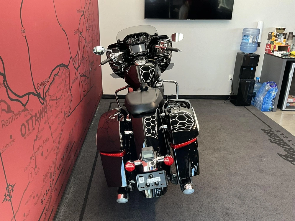 Indian Motorcycle Challenger Limited + 112 Package 2026 alt