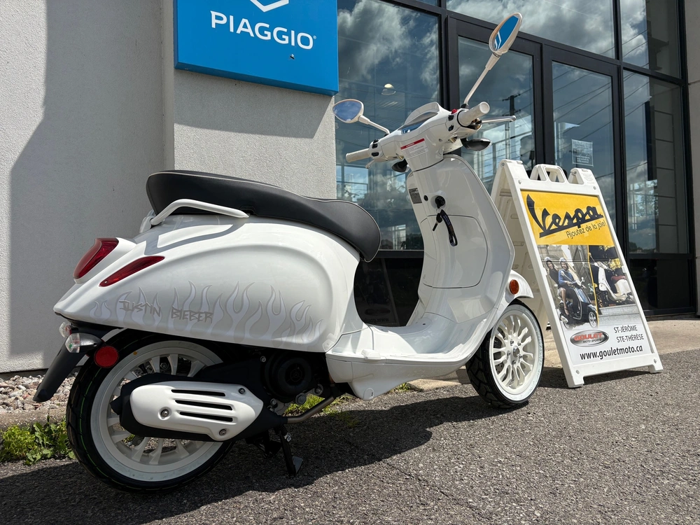 Vespa Sprint 50 Liquidation 2023 alt