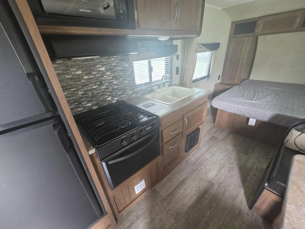 Gulf Stream Ameri-lite 218mb 2018 alt