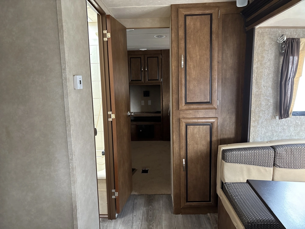 2016 Forest River Salem 31kqbts alt