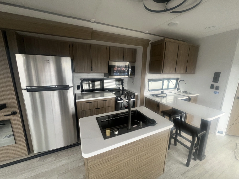 2025 Forest River Wildwood Lodge 40 Rlb alt