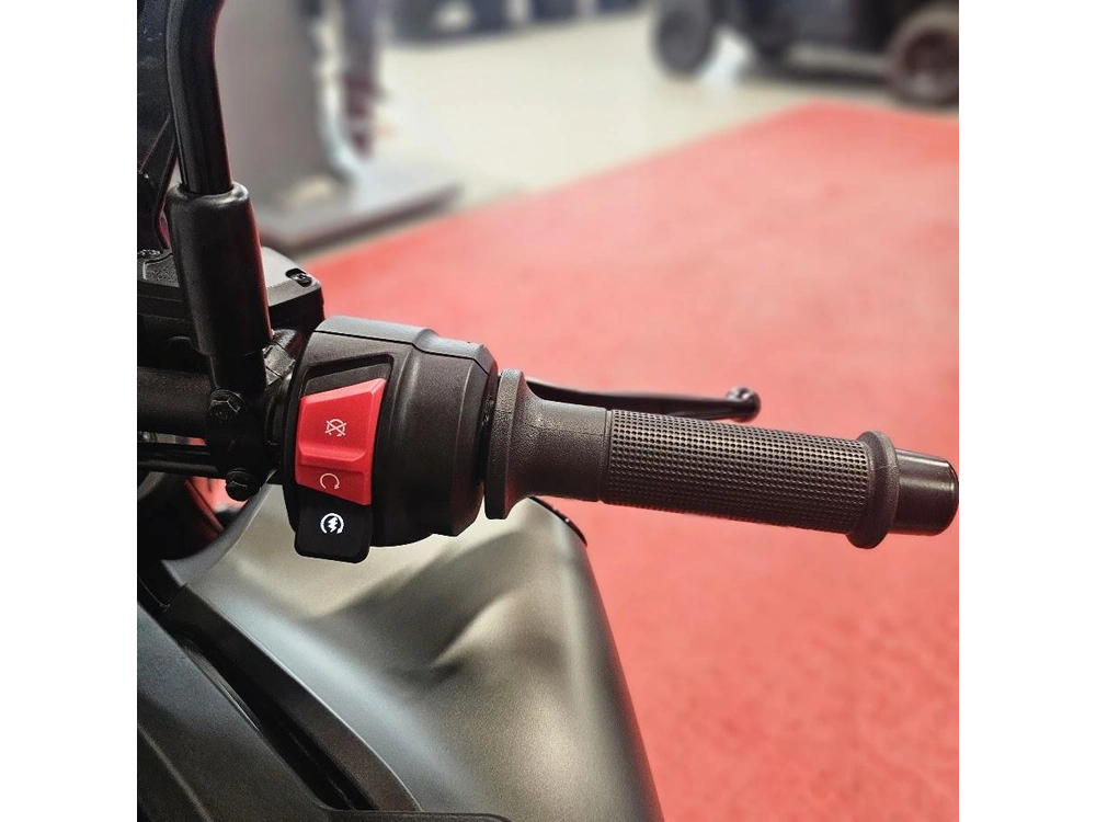 2024 Husqvarna Svartpilen 401 alt