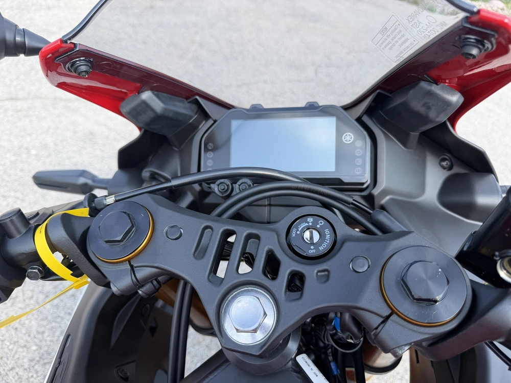 2026 Yamaha Yzf-r3 70th Anniversary Edition alt