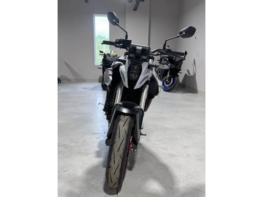 2025 Suzuki Gsx-8sm5 alt