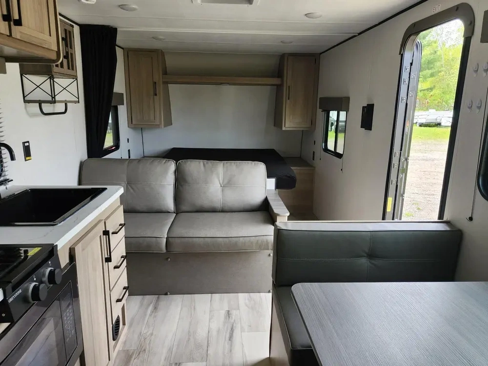 Keystone Rv Coleman 23 B 2025 alt