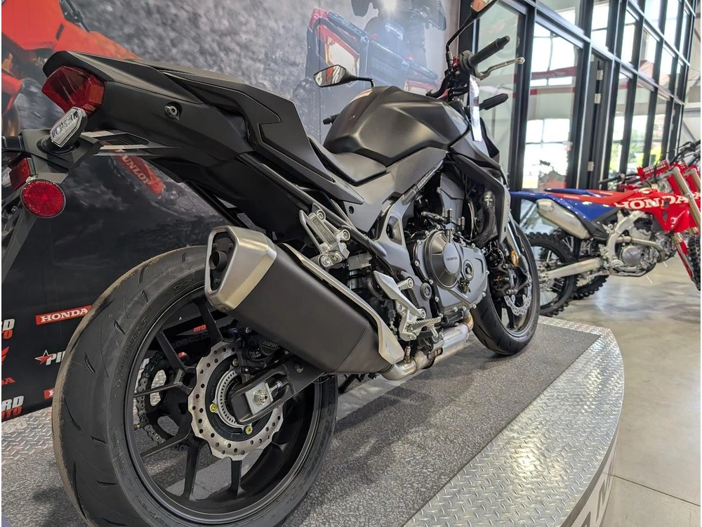 Honda Cb750 Hornet 2025 alt