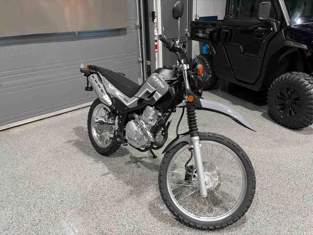 Yamaha Xt250 2025 alt