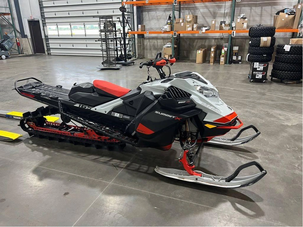 2021 Ski-doo Summit X W/ Expert Package 165 850 Turbo alt