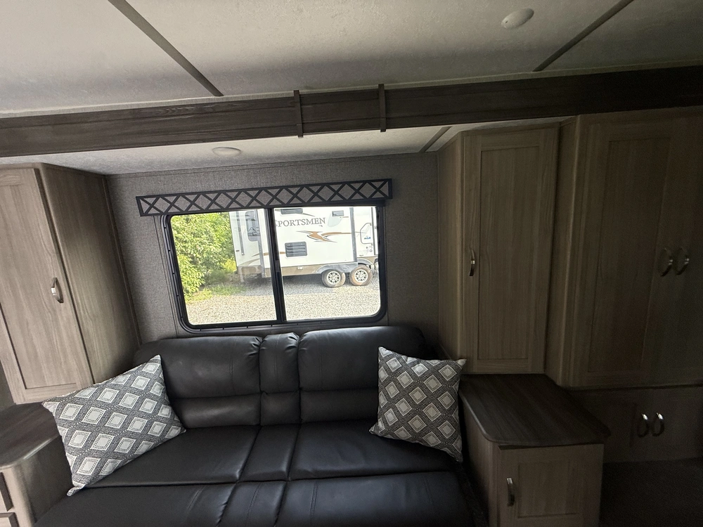 2021 Coachmen Freedom Express 246rkse alt