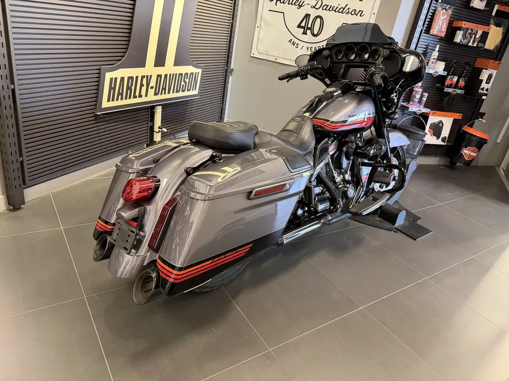 2020 Harley-Davidson CVO Street Glide FLHXSEFLHXSE