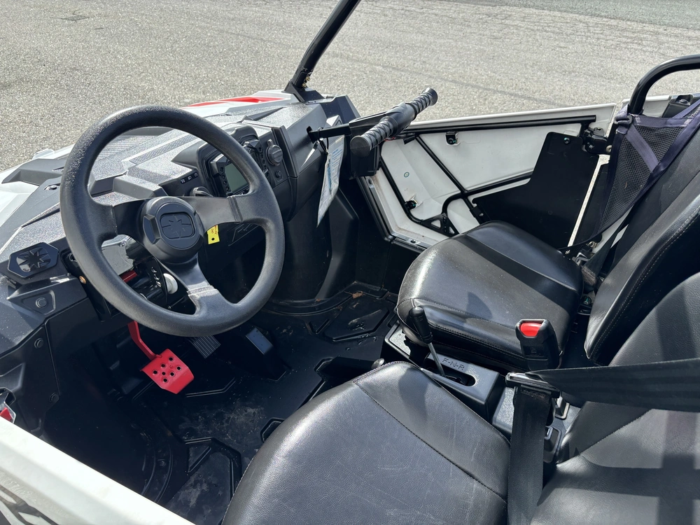 2023 Polaris Rzr 200 alt