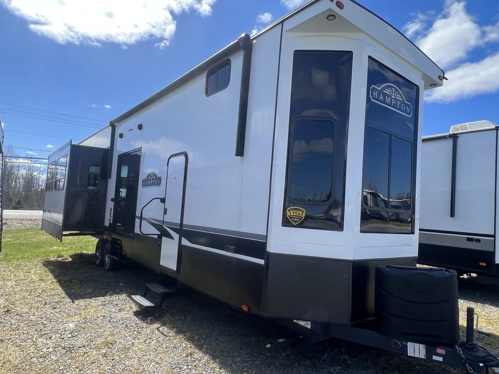 2022 Keystone Rv Hampton 375 Dbl alt