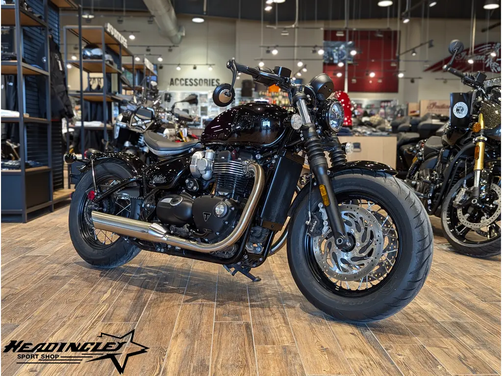 2024 Triumph Bonneville Bobber Stealth Edition // Sapphire Purple/Silver Purple 