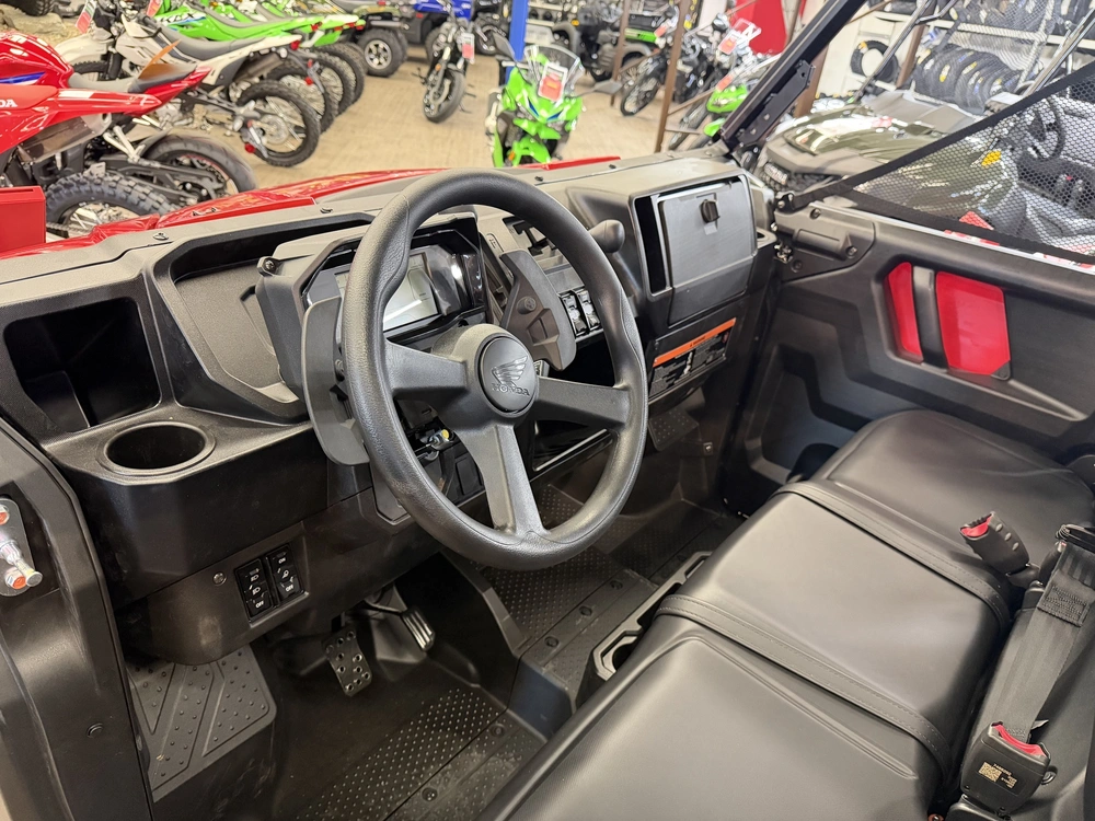 2026 Honda Pioneer 1000-3 Deluxe alt