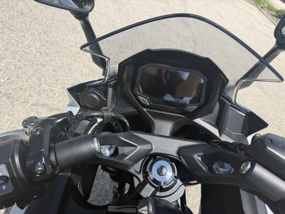 2026 Kawasaki Ninja 650 alt