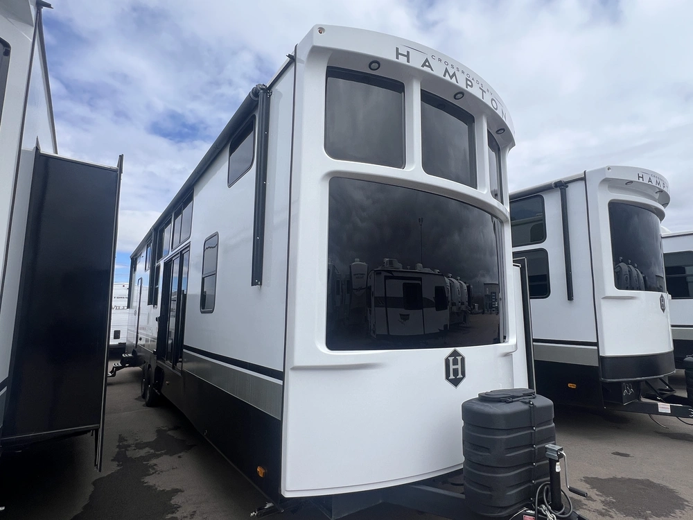 2025 Crossroads Rv Hampton 390pvl alt