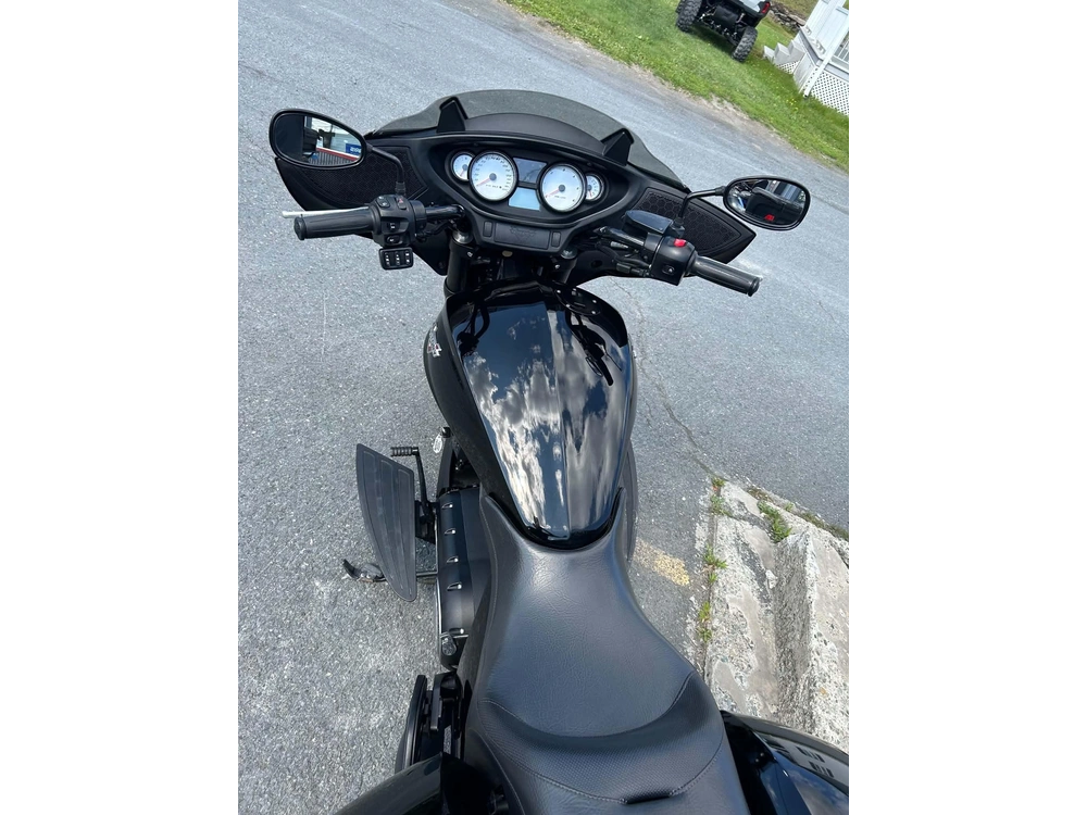 Victory Motorcycles Cross Country 2014 alt