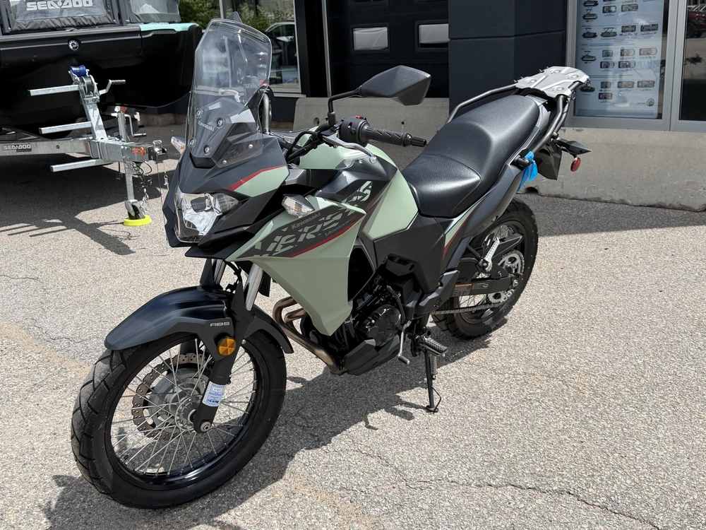 2025 Kawasaki Versey 300 alt