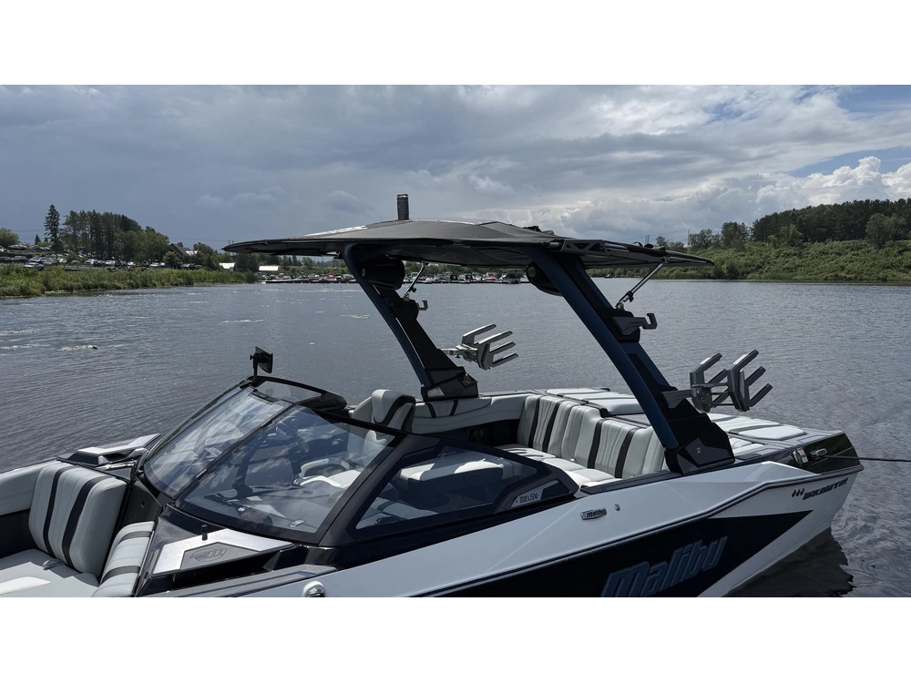 2026 Malibu 22 Lsv alt
