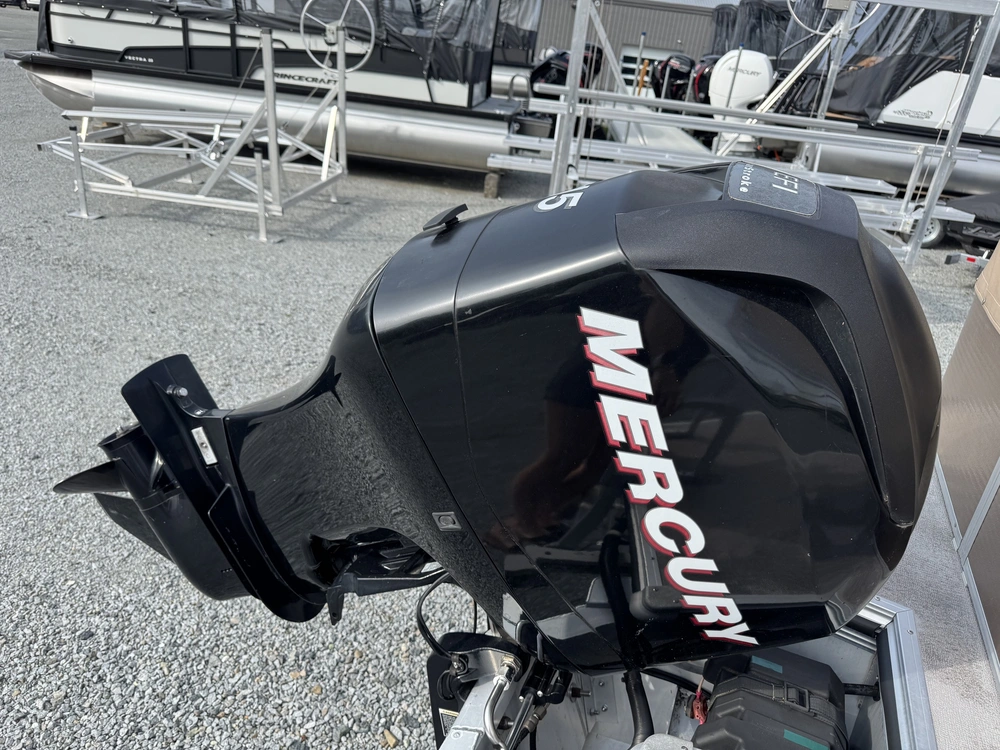 Crestliner Crestliner 23pi 2010 alt